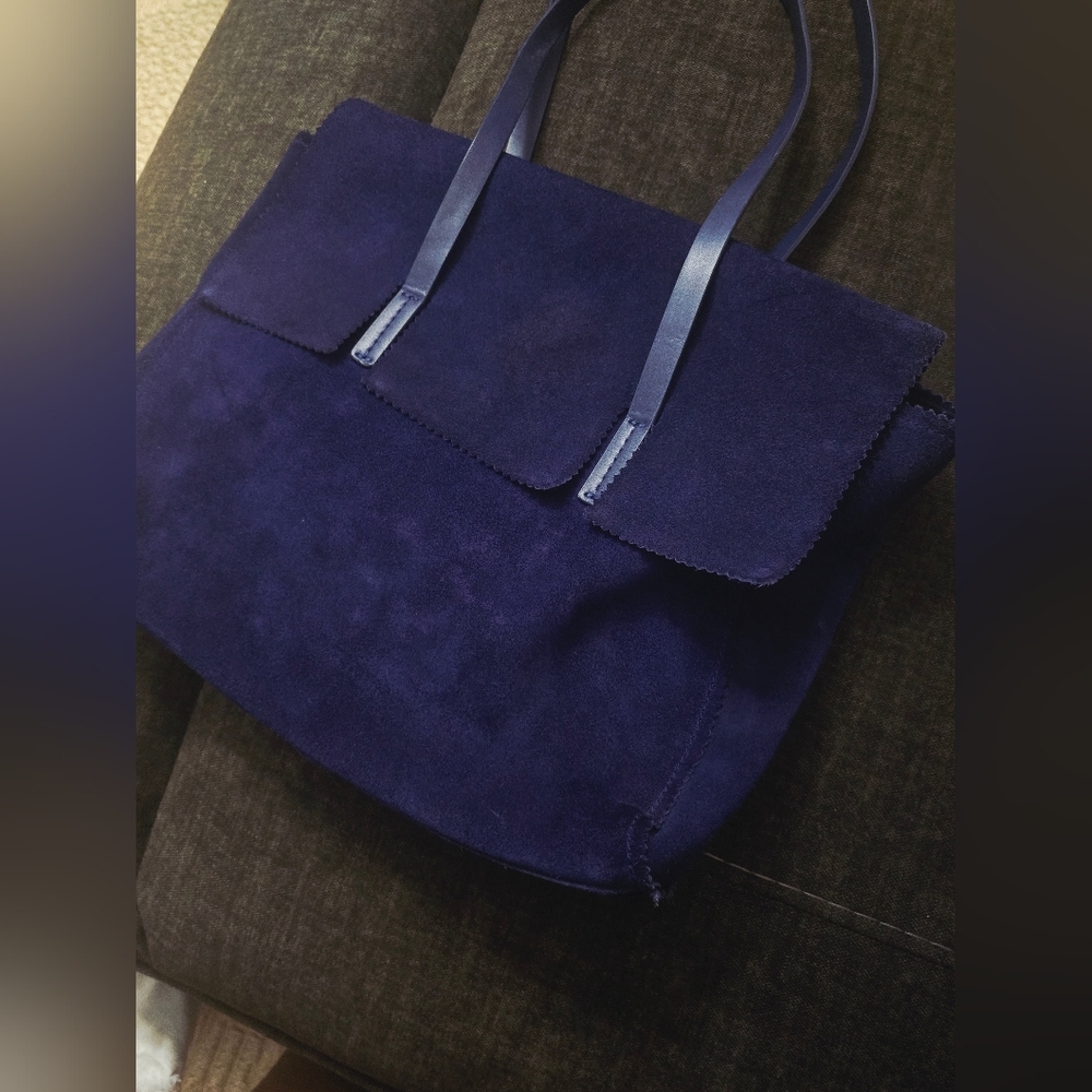 Zara Navy Blue Satchel with Red Scarf Accent does not have the red cloth - Picture 11 of 12